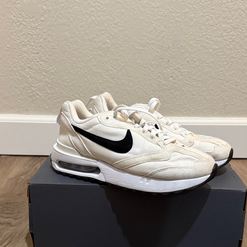 Nike Cream and Black Air Max Dawn Sneakers